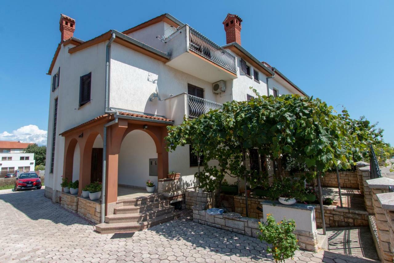 Appartement Irena's Place A1 *