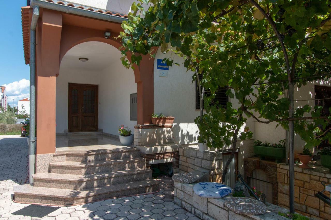 Appartement Irena's Place A1 *